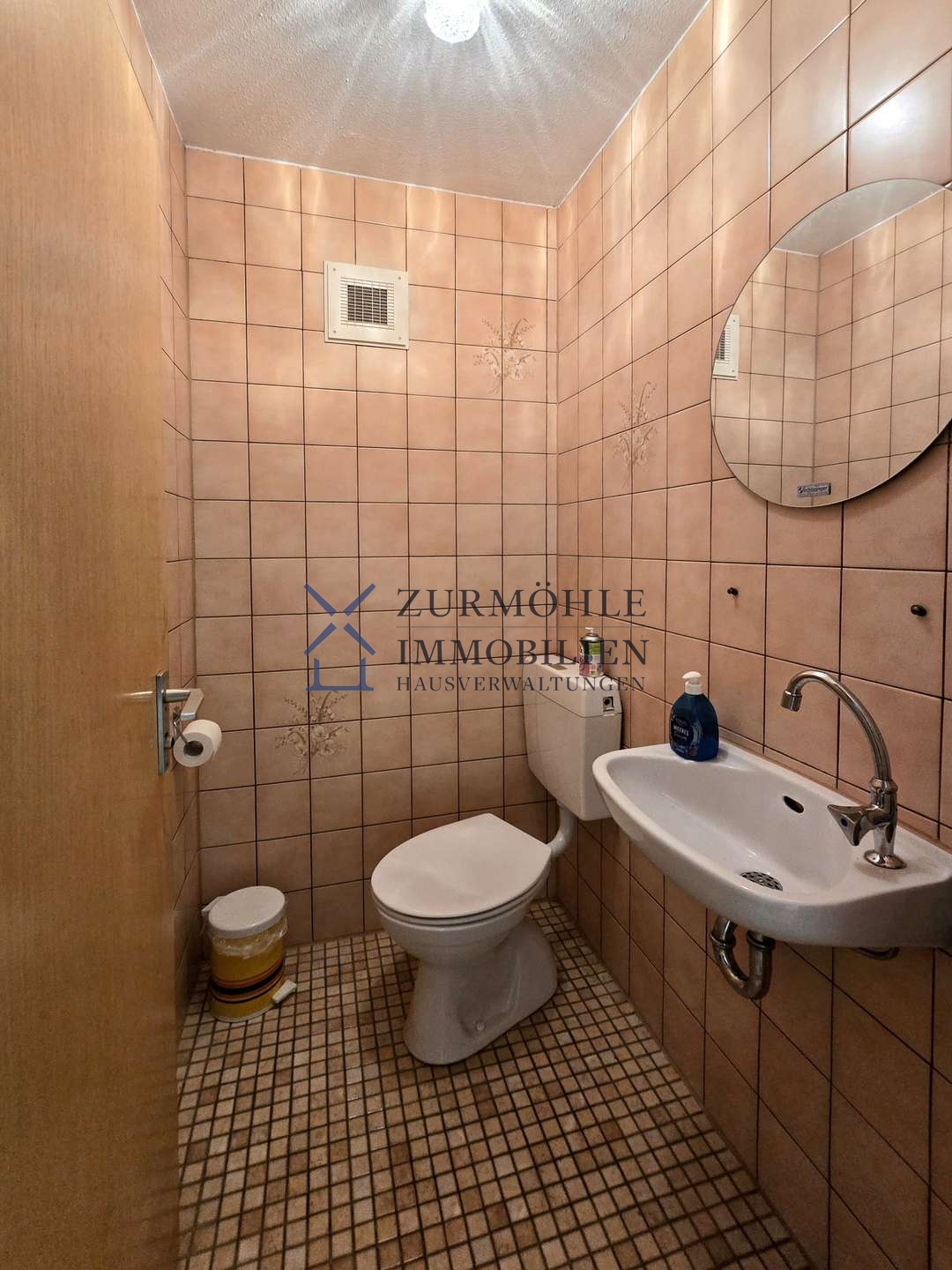 separates WC